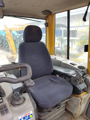 มาใหม่ CAT D5N มาจากญี่ปุ่น ปี 2008 สภาพสวยๆ ระบบสมบูรณ์ สอบถาม 092-929-9942 ธีรเทพ