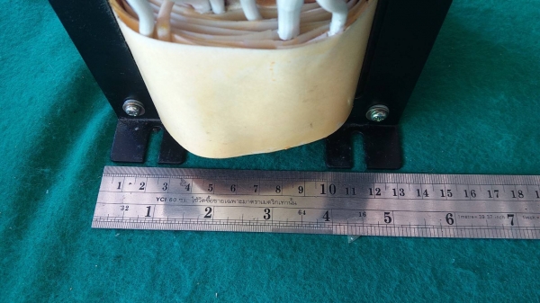 หม้อแปลงไฟ ยี่ห้อ KOBISHI made in Japan แปลงไฟ 200,220v เป็น 100,110v ขนาด 1000 va สภาพดี ใช้งานได้ดีปกติ ราคา 1600 บาทรวมส่งค่ะ มี 3 ตัว