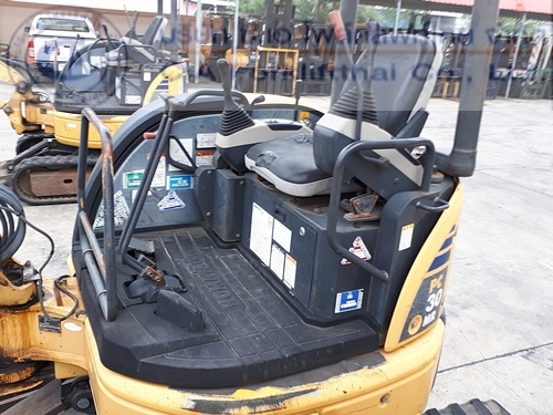 ขาย รถขุดแบคโฮ KOMATSU รุ่น PC30MR-2  ใช้งานมาเพียง 1000 ชม