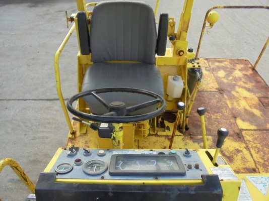 รถบดล้อยาง 9 ล้อ SAKAI TS200 # 22822 มือสองญี่ปุ่น