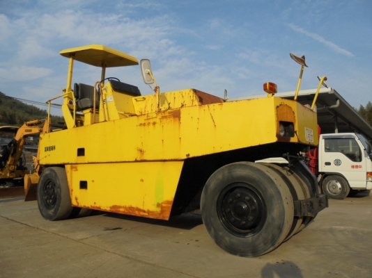 รถบดล้อยาง 9 ล้อ SAKAI TS200 # 22822 มือสองญี่ปุ่น