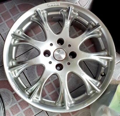 ขายล้อแม็กของ MOMO และ ENKEI เพิ่งมาจากญี่ปุ่่น