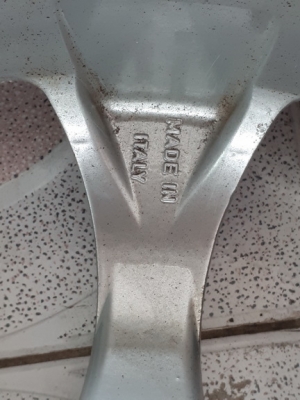 ขายล้อแม็กของ MOMO และ ENKEI เพิ่งมาจากญี่ปุ่่น