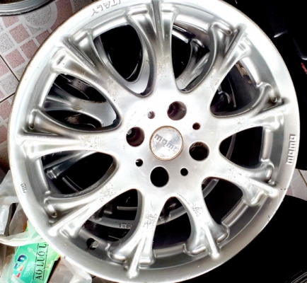ขายล้อแม็กของ MOMO และ ENKEI เพิ่งมาจากญี่ปุ่่น