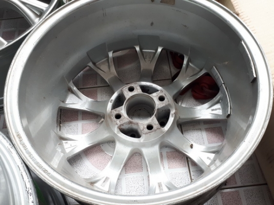 ขายล้อแม็กของ MOMO และ ENKEI เพิ่งมาจากญี่ปุ่่น