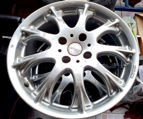 ขายล้อแม็กของ MOMO และ ENKEI เพิ่งมาจากญี่ปุ่่น