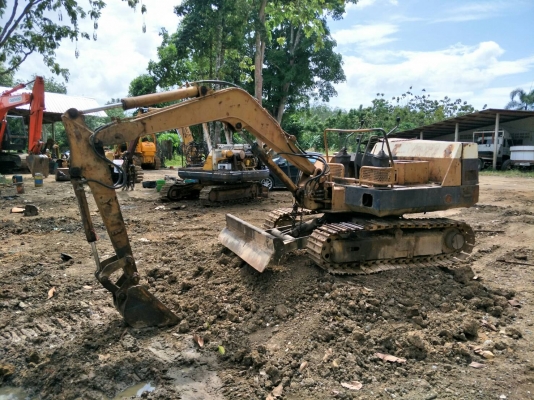 ขายรถแบคโฮ KOMATSU PC30-5 ราคา 180000 ขายรถแบคโฮ KOMATSU PC30-5 ราคา 180000