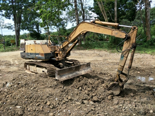 ขายรถแบคโฮ KOMATSU PC30-5 ราคา 180000 ขายรถแบคโฮ KOMATSU PC30-5 ราคา 180000
