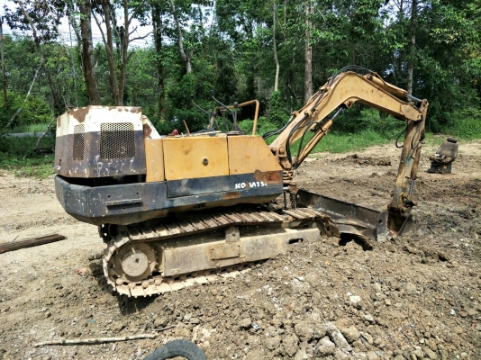 ขายรถแบคโฮ KOMATSU PC30-5 ราคา 180000 ขายรถแบคโฮ KOMATSU PC30-5 ราคา 180000