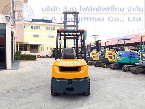 ขาย รถโฟล์คลิฟท์ TOYOTA รุ่น 7-FDJ35