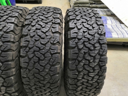 ยาง BF ko2 AllTerrain 265/75/16 สภาพใหม่มาก เพิ่งใส่ลงพื้น 4เส้น ยาง BF ko2 AllTerrain 265/75/16 สภาพใหม่มาก เพิ่งใส่ลงพื้น 4เส้น