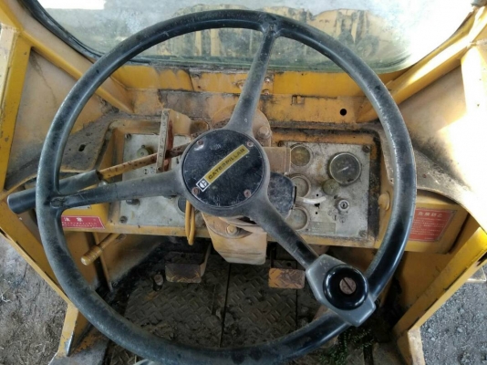 ขายด่วนรถตักเอวอ่อนCAT=910 ปี48 สภาพสวยใช้งานทุกวันมีเลมทะเบืยน สภาพดีพร้อมใช้งาน