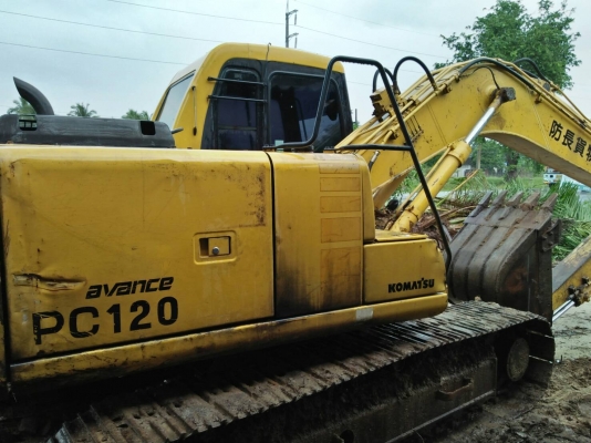 มี VDO ให้ชม.KOMATSU PC120-6E รถเชคนอกระบบดีราคา 900,000 นครศรีธรรมราช
