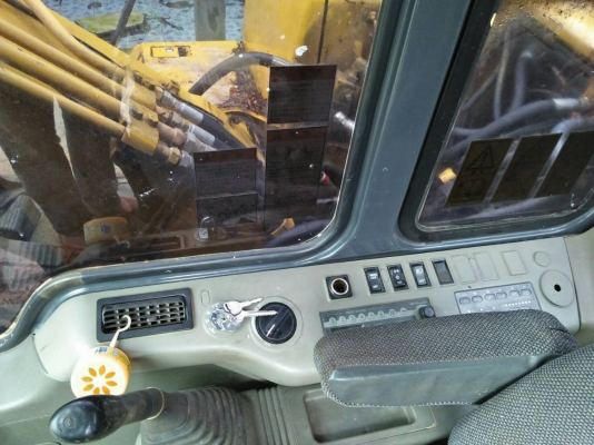 มี VDO ให้ชม.KOMATSU PC120-6E รถเชคนอกระบบดีราคา 900,000 นครศรีธรรมราช