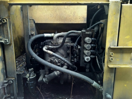 มี VDO ให้ชม.KOMATSU PC120-6E รถเชคนอกระบบดีราคา 900,000 นครศรีธรรมราช