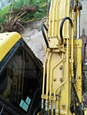 มี VDO ให้ชม.KOMATSU PC120-6E รถเชคนอกระบบดีราคา 900,000 นครศรีธรรมราช มี VDO ให้ชม.KOMATSU PC120-6E รถเชคนอกระบบดีราคา 900,000 นครศรีธรรมราช