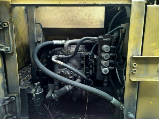 มี VDO ให้ชม.รถแบคโฮ KOMATSU PC120-6 เอกสารชุดจดทะเบียน ระบบไฟเต็ม รถเก่านอก ราคา 900000