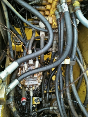 มี VDO ให้ชม.รถแบคโฮ KOMATSU PC120-6 เอกสารชุดจดทะเบียน ระบบไฟเต็ม รถเก่านอก ราคา 900000
