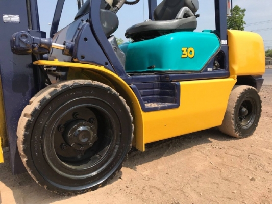 ขายรถฟอร์คลิฟต์ KOMATSU FD30T-12 รถนอกนำเข้าเองจากญี่ปุ่น สภาพสวยพร้อมใช้ มีVDOการทำงานครับ