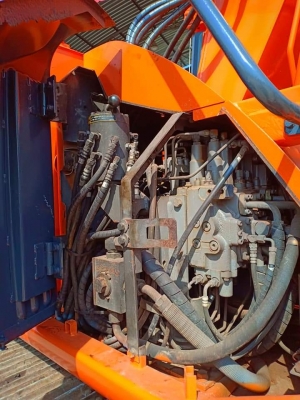 มาใหม่จ้า..HITACHI ZX135US-E. เก่านอกแท้  มีลายแย๊ก..แทรคใหญ่ เครื่องปั๊มดี  พร้อมใช้  ลองระบบกันได้ทุกวัน  โทร 089-3818694. จ๊อย