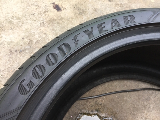 ยาง Goodyear 255-35-18 ปี 12 2 เส้น 1200 ไม่บวมไม่กินข้างดอกยางเหลือเยอะเอาไปวิ่งกันใด้อีกยาวค่ะ ยาง Goodyear 255-35-18 ปี 12 2 เส้น 1200 ไม่บวมไม่กินข้างดอกยางเหลือเยอะเอาไปวิ่งกันใด้อีกยาวค่ะ