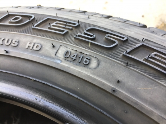 ยาง ACHILLES 255-55-18 ปี 16 ครบชุด 4 เส้น 4500 สวยๆไม่มีปะ ไม่บวมไม่กินข้างดอกยางเหลือเยอะเอาไปวิ่ง