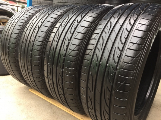 ยาง DUNLOP 235-55-18 ปี 18 ครบชุด 4 เส้น 6500 สวยๆไม่บวมไม่กินข้างดอกยางเหลือเยอะเอาไปวิ่งกันใด้อีกย