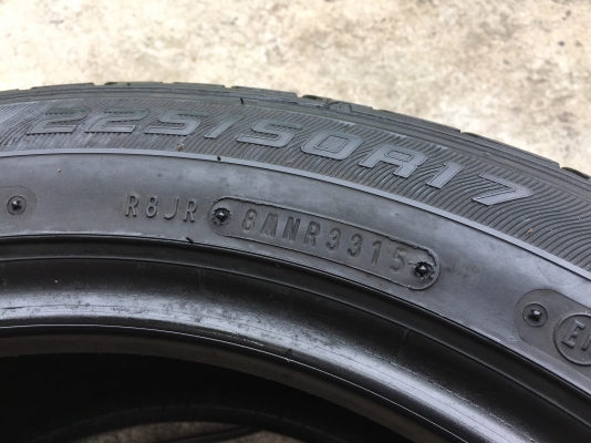ยาง Dunlop 225-50-17 ปี 15 2 เส้น 1300 สวยๆไม่บวมไม่กินข้างดอกยางเหลือเยอะเอาไปวิ่งกันใด้อีกยาวค่ะ ยาง Dunlop 225-50-17 ปี 15 2 เส้น 1300 สวยๆไม่บวมไม่กินข้างดอกยางเหลือเยอะเอาไปวิ่งกันใด้อีกยาวค่ะ