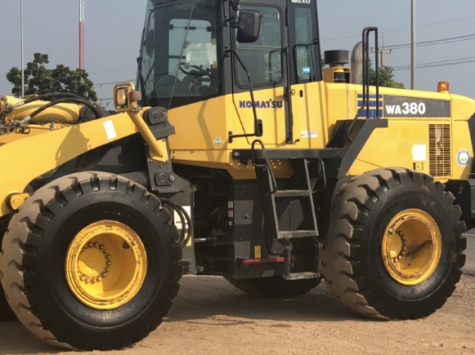 ขายรถตักล้อยาง KOMATSU WA380-5 นำเข้าเองจากญี่ปุ่น สภาพสวยพร้อมใช้ มีVDOการทำงานครับ
