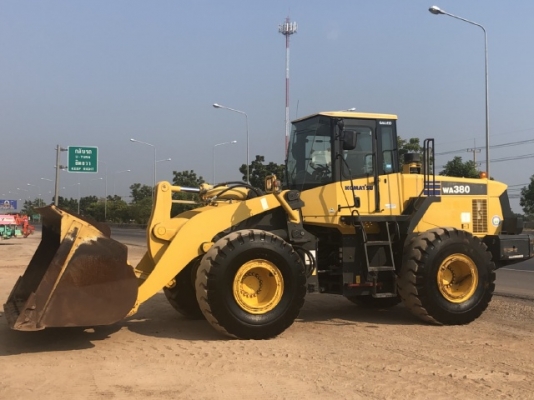 ขายรถตักล้อยาง KOMATSU WA380-5 นำเข้าเองจากญี่ปุ่น สภาพสวยพร้อมใช้ มีVDOการทำงานครับ