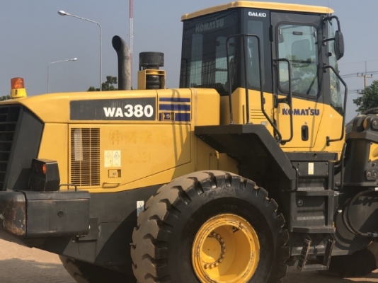 ขายรถตักล้อยาง KOMATSU WA380-5 นำเข้าเองจากญี่ปุ่น สภาพสวยพร้อมใช้ มีVDOการทำงานครับ