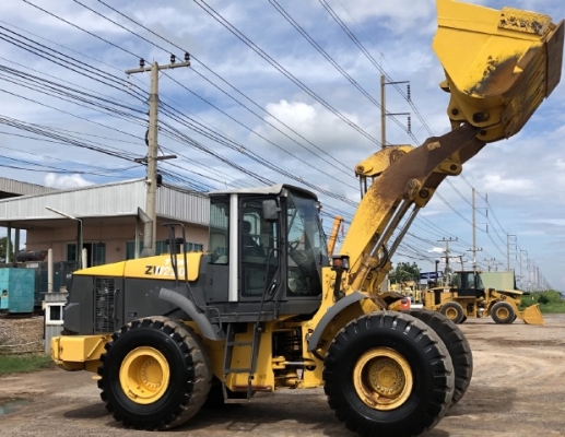 ขายรถตักล้อยาง HITACHI ZW220 (เทียบเท่า WA380-6) นำเข้าเองจากญี่ปุ่น สภาพสวยพร้อมใช้ มีVDOการทำงานครับ
