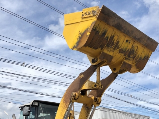 ขายรถตักล้อยาง HITACHI ZW220 (เทียบเท่า WA380-6) นำเข้าเองจากญี่ปุ่น สภาพสวยพร้อมใช้ มีVDOการทำงานครับ