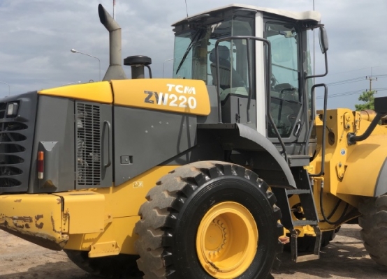 ขายรถตักล้อยาง HITACHI ZW220 (เทียบเท่า WA380-6) นำเข้าเองจากญี่ปุ่น สภาพสวยพร้อมใช้ มีVDOการทำงานครับ