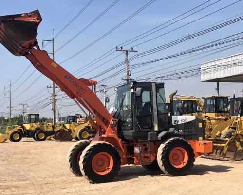 ขายรถตักล้อยาง HITACHI ZW100 ปี 2012 แขนยาวพิเศษ นำเข้าเองจากญี่ปุ่น สภาพสวยพร้อมใช้ มีVDOการทำงานครับ ขายรถตักล้อยาง HITACHI ZW100 ปี 2012 แขนยาวพิเศษ นำเข้าเองจากญี่ปุ่น สภาพสวยพร้อมใช้ มีVDOการทำงานครับ