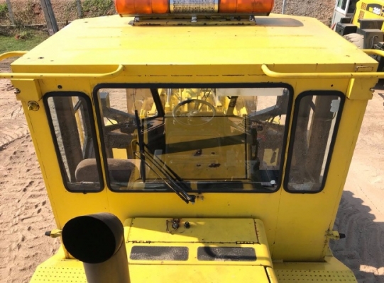 ขายรถตักล้อยาง CAT 950F มีใบมีดดัน นำเข้าเองจากญี่ปุ่น สภาพสวยพร้อมใช้ มีVDOการทำงานครับ ขายรถตักล้อยาง CAT 950F มีใบมีดดัน นำเข้าเองจากญี่ปุ่น สภาพสวยพร้อมใช้ มีVDOการทำงานครับ