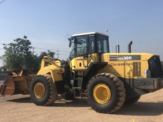 ขายรถตักล้อยาง KOMATSU WA380-5 นำเข้าเองจากญี่ปุ่น สภาพสวยพร้อมใช้ มีVDOการทำงานครับ