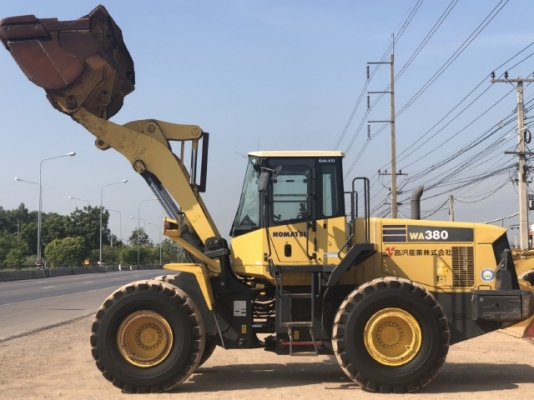 ขายรถตักล้อยาง KOMATSU WA380-5 นำเข้าเองจากญี่ปุ่น สภาพสวยพร้อมใช้ มีVDOการทำงานครับ