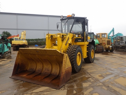 ขายรถตักล้อยาง KAWASAKI KLD80Z (เทียบเท่า WA300) นำเข้าเองจากญี่ปุ่น สภาพสวยพร้อมใช้ ถึงเร็วๆนี้ครับ