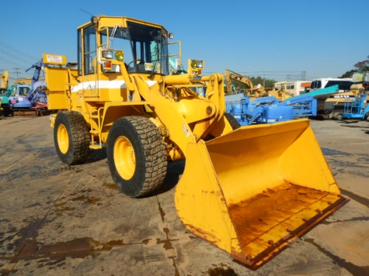 ขายรถตักล้อยาง TCM E840 (เท่าเทียบ WA200) นำเข้าเองจากญี่ปุ่น สภาพสวยพร้อมใช้ ถึงเร็วๆนี้ครับ