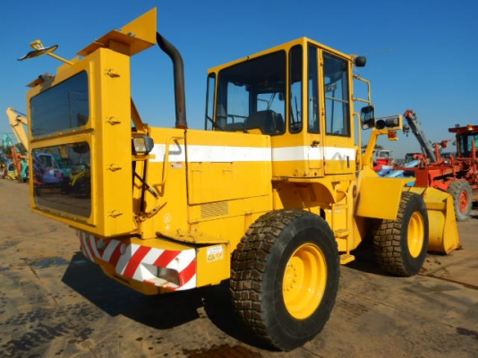 ขายรถตักล้อยาง TCM E840 (เท่าเทียบ WA200) นำเข้าเองจากญี่ปุ่น สภาพสวยพร้อมใช้ ถึงเร็วๆนี้ครับ