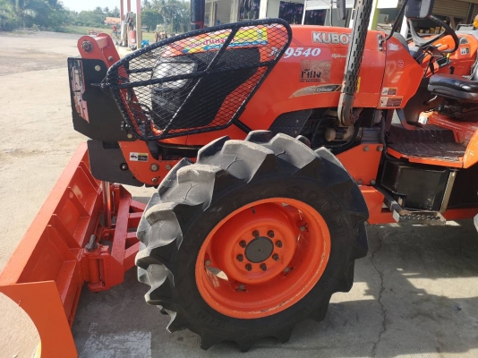 สินค้าเข้าใหม่คับ M9540 สวยๆ ยางใหม่ 4 เส้น ใชงาน2100ช.ม. อุปกรณ์ 2 ชิ้น ดันหน้า+ผาน7 ราคา680000  พร้อมจัดส่ง #0906910337ต้า