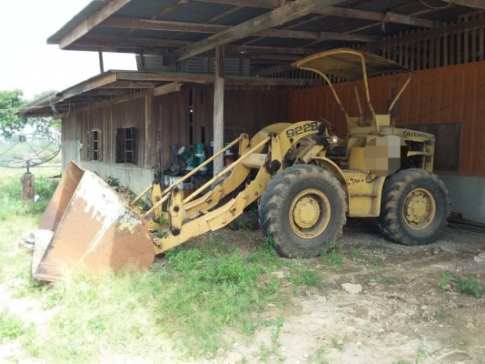 ขายรถตักล้อยาง  Cat 922 B จำนวน 2 คัน