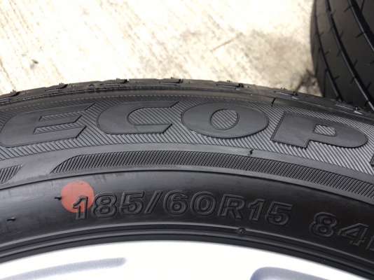 ล้อแม็กป้ายแดง Toyota Yaris Ativ ขอบ 15 พร้อมยางใหม่ป้ายแดง Bridgestone 185-60-15 ปลายปี 18 ใหม่กริ๊บๆ