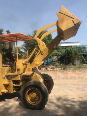 ขายด่วน รถตักเอวอ่อน 2เพลา Mitsubishi เครือง4สูบ เดิมทั้งคัน สภาพพร้อมใช้งาน ขาย 290000 บาท