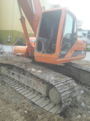 ขายด่วน รถแบคโฮ 220LCV เครื่องดี ปั้มดี เอวแน่น พร้อมใช้งาน เพียง 590000 บาท