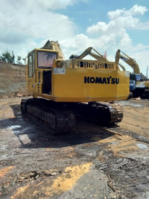 ปิดการขาย!!PC200-3 คอนโทรลสั้น ช่วงล่างเต็ม ทำงานไว ปิดการขาย!!PC200-3 คอนโทรลสั้น ช่วงล่างเต็ม ทำงานไว