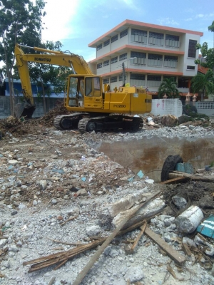 ปิดการขาย!!PC200-3 คอนโทรลสั้น ช่วงล่างเต็ม ทำงานไว ปิดการขาย!!PC200-3 คอนโทรลสั้น ช่วงล่างเต็ม ทำงานไว