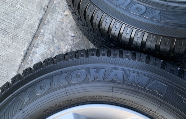 ล้อแม็กป้ายแดง Toyota Revo ขอบ17 พร้อมยางป้ายแดง 265-65-17 Yokohama ปลายปี 18