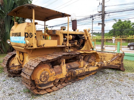 ขาย รถแทรกเตอร์ D6C ขาย รถแทรกเตอร์ D6C